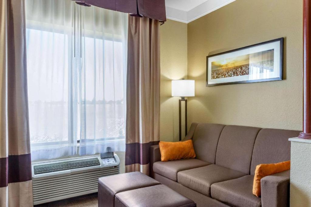 Plainview Comfort Suites מראה חיצוני תמונה