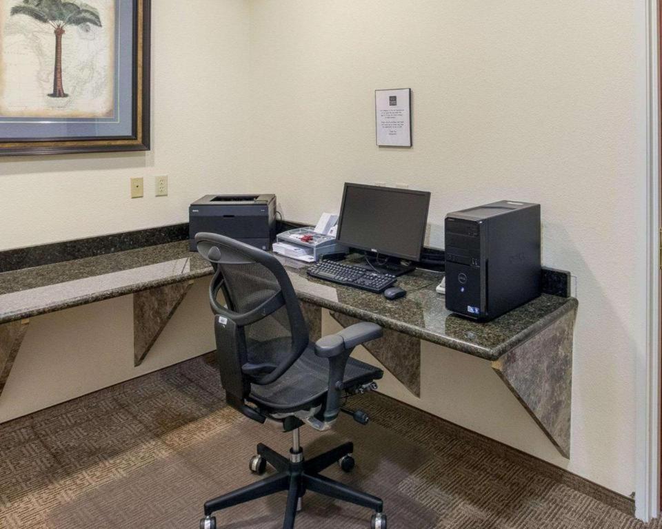 Plainview Comfort Suites מראה חיצוני תמונה