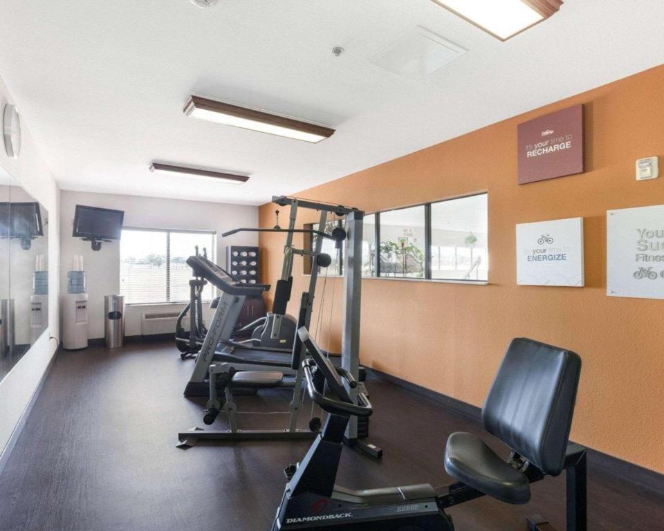 Plainview Comfort Suites מראה חיצוני תמונה