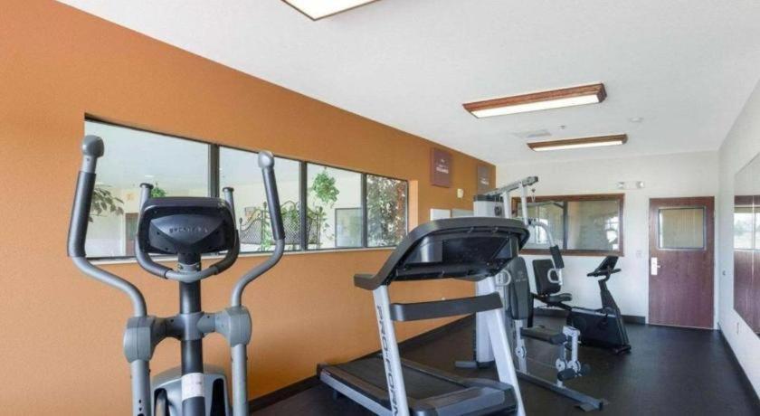 Plainview Comfort Suites מראה חיצוני תמונה