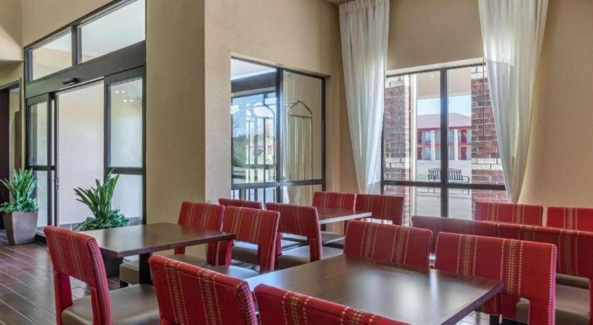 Plainview Comfort Suites מראה חיצוני תמונה